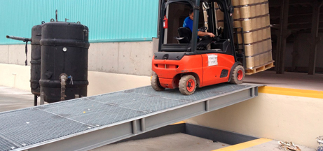 Yard Ramps & Portable Docks